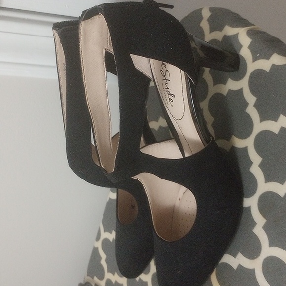 Women Shoes size 8.5 - Picture 3 of 5